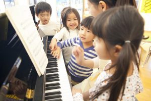 保育園　幼稚園　ピアノコース
